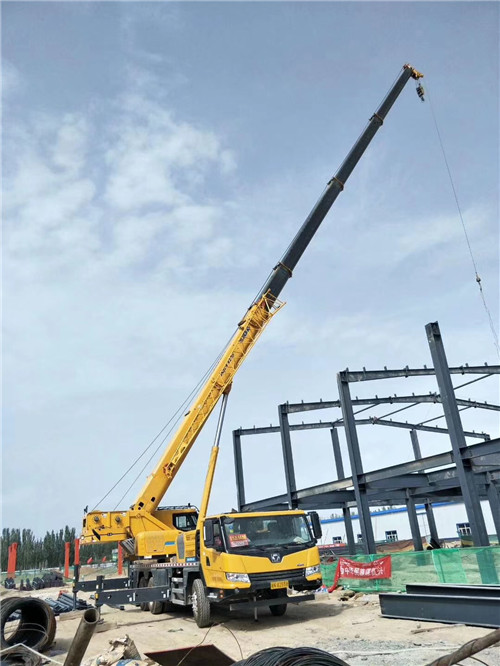 宾川县超高层建筑钢结构吊装案例